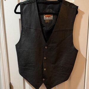 Vintage Classic Black Leather Vest for Men by Paragraff